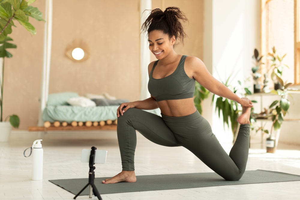 5 Quad Stretches for Before & After Workouts