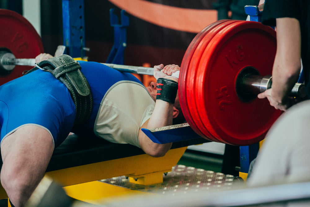 How to Bench Press Like Powerlifters (Tips)