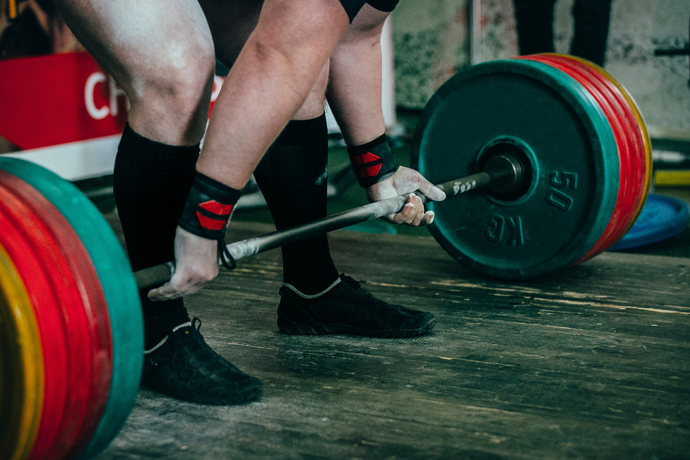 strong man getting ready to deadlift