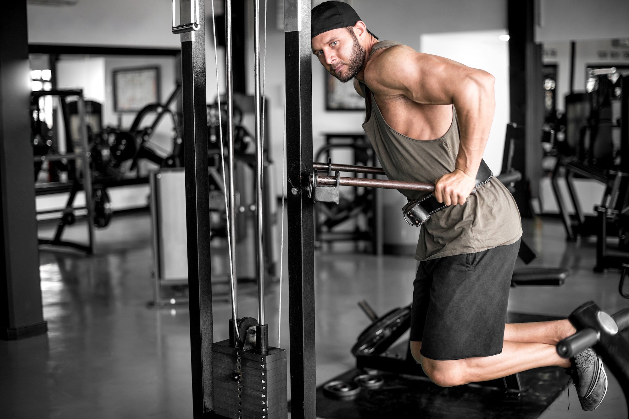 How to Do Tricep Dips to Build Arm Strength